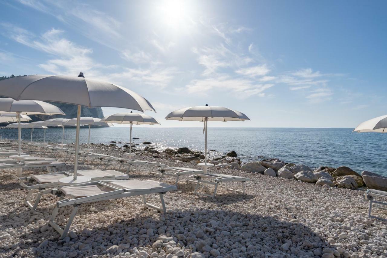 La Casa E Il Mare, Private Bay Hotel Mattinata Exteriör bild